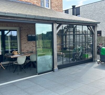 Plaatsen schuifwanden Tessenderlo Ham Willems gevelrenovatie 3.JPG